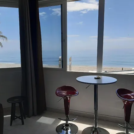 Playa Torecilla Beachfront ネルハ